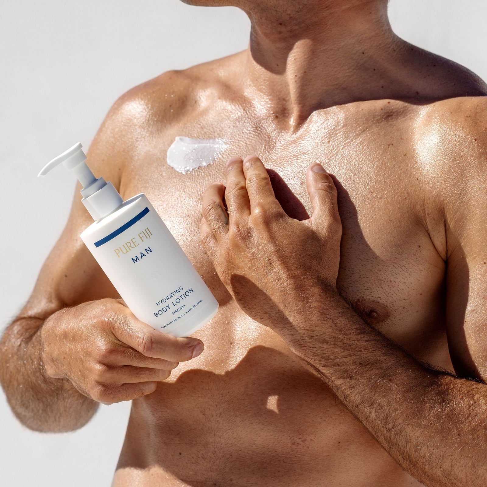 ザマイラ→リアンFAVEUR PURE LOTION & MILK LOTION lotion-manaia-apply-